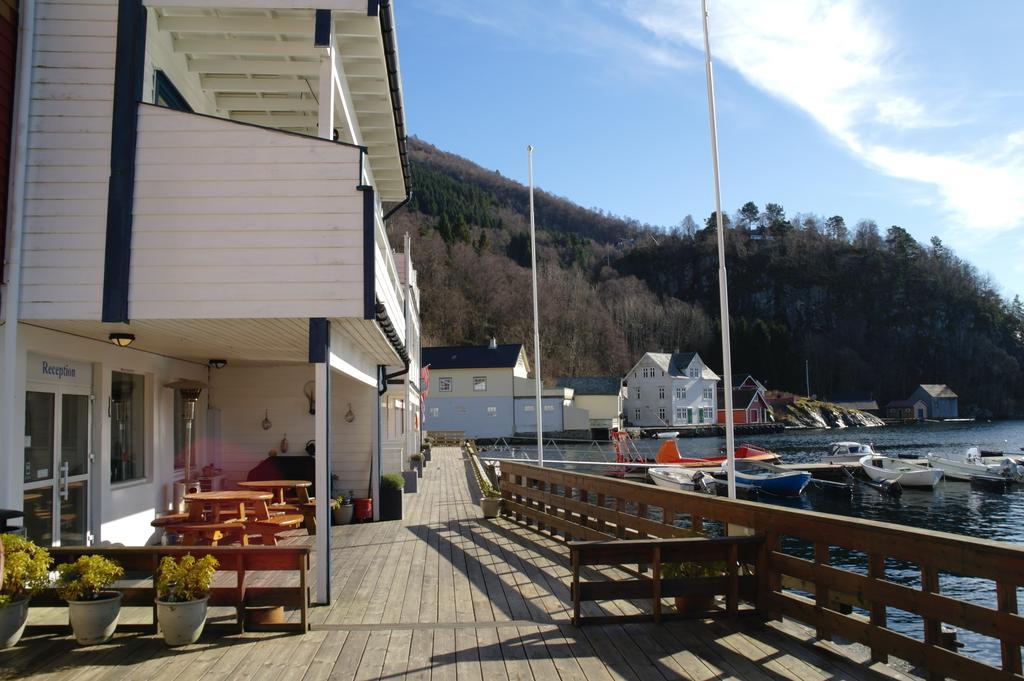 Tysnes Sjo Og Fritid Aparthotel Uggdal Ngoại thất bức ảnh